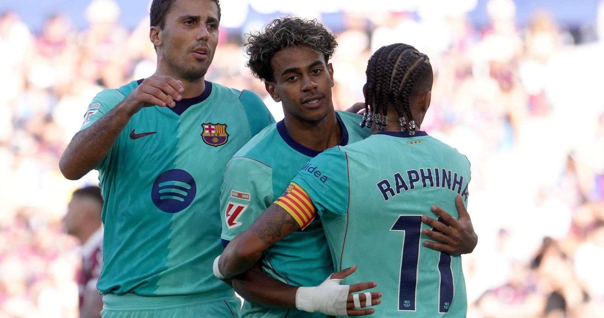 Jugadores de Barcelona celebrando un gol