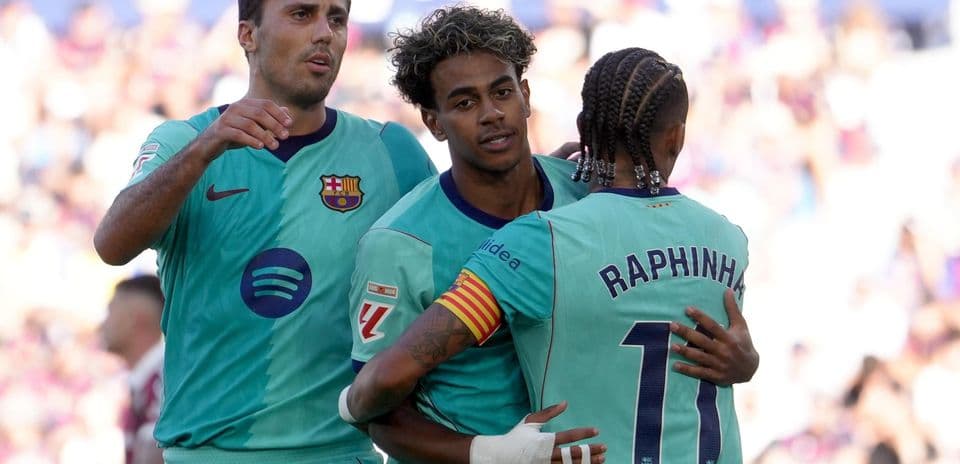 Jugadores de Barcelona celebrando un gol