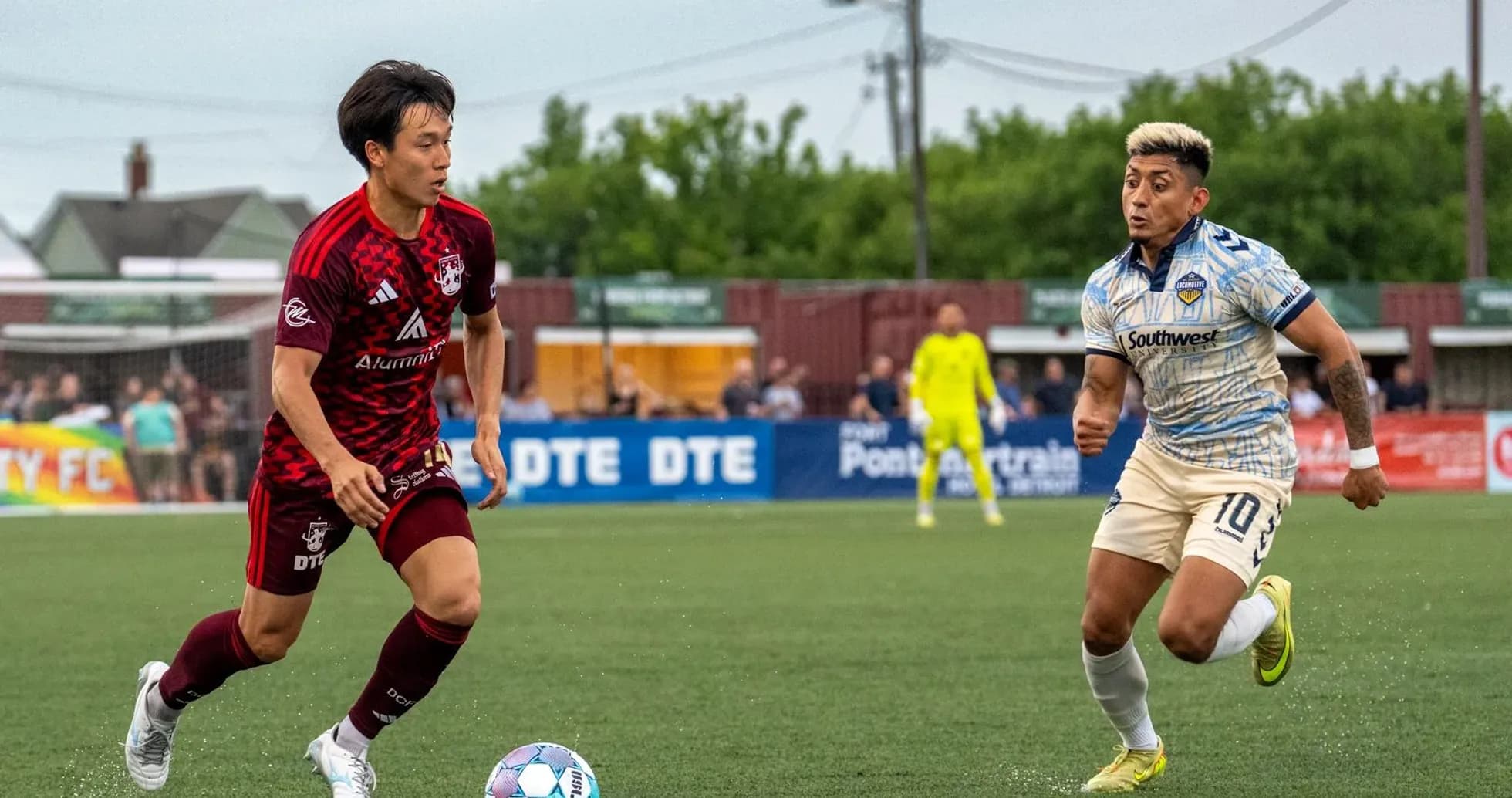 Jugador de Sporting JAX en acción contra Detroit City