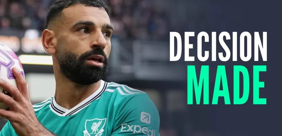 Mohamed Salah con balón en partido de fútbol