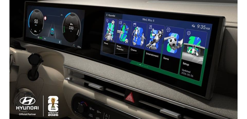 Pantalla de automóvil mostrando funciones y aplicaciones