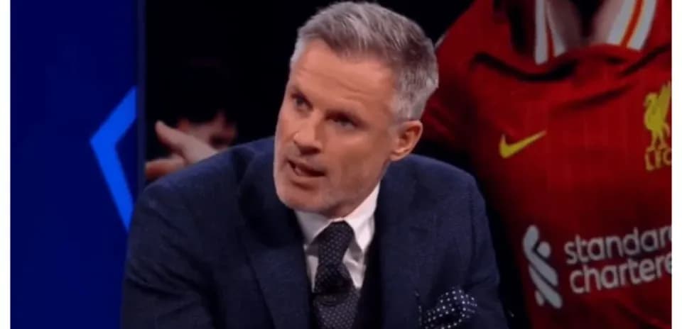 Analista discutiendo en programa de fútbol
