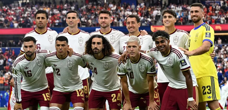 Jugadores de España posando antes del partido