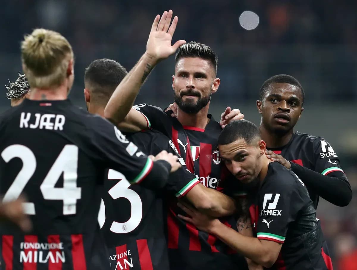 Jugadores del AC Milan celebrando un gol