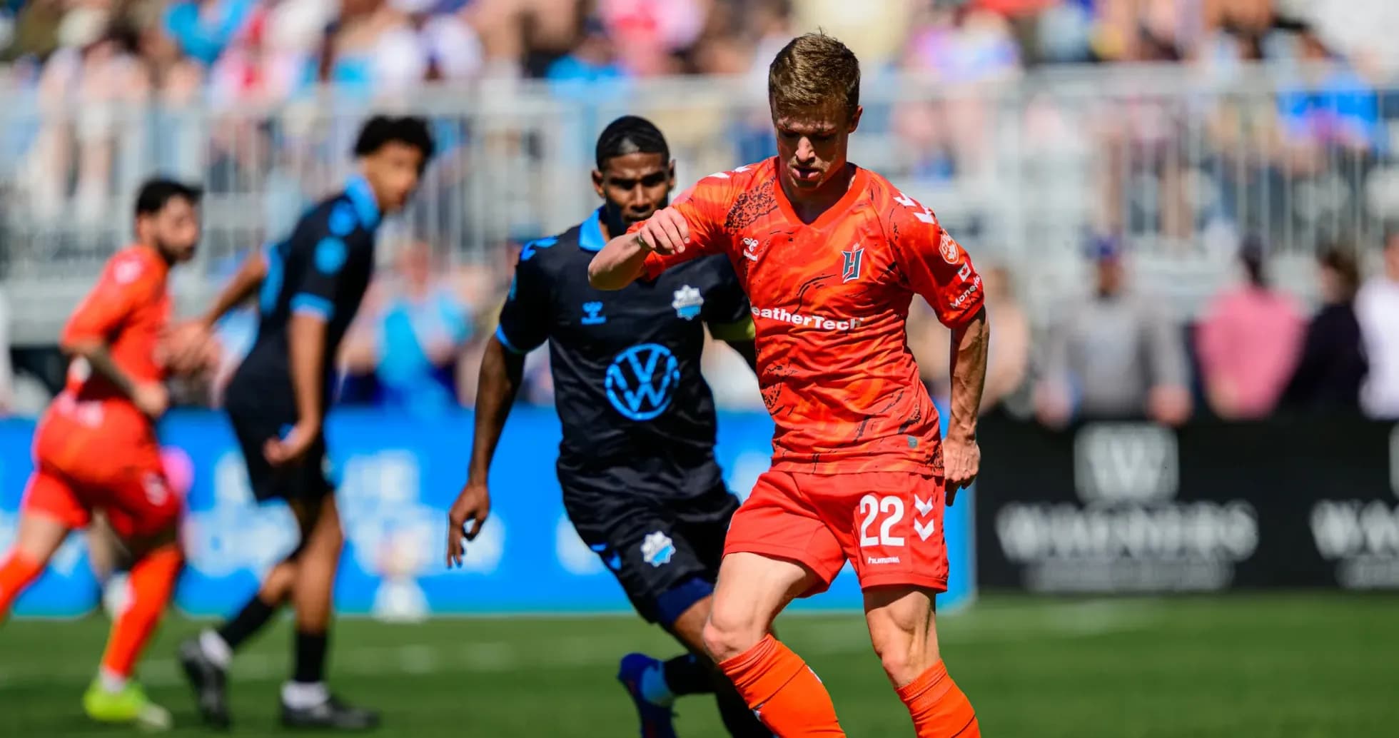 Jugador de Forge FC en acción durante el partido
