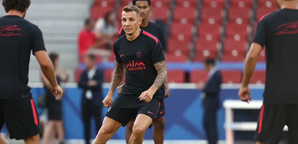 Jugador entrenando en la sesión previa al partido