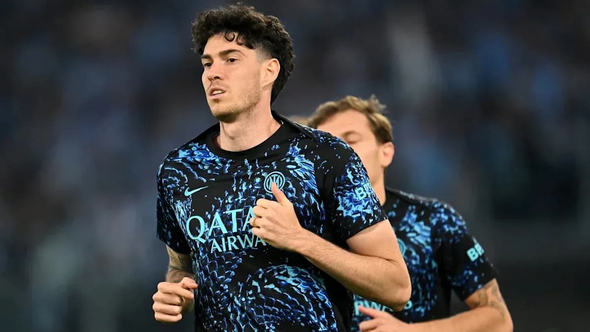 Jugador corriendo durante calentamiento en el campo