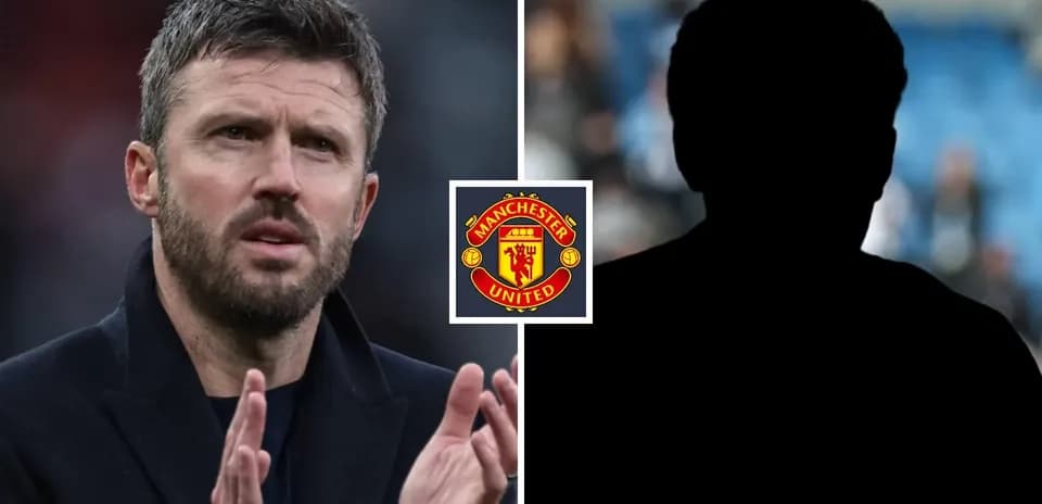 Entrenador de Manchester United aplaudiendo en el partido