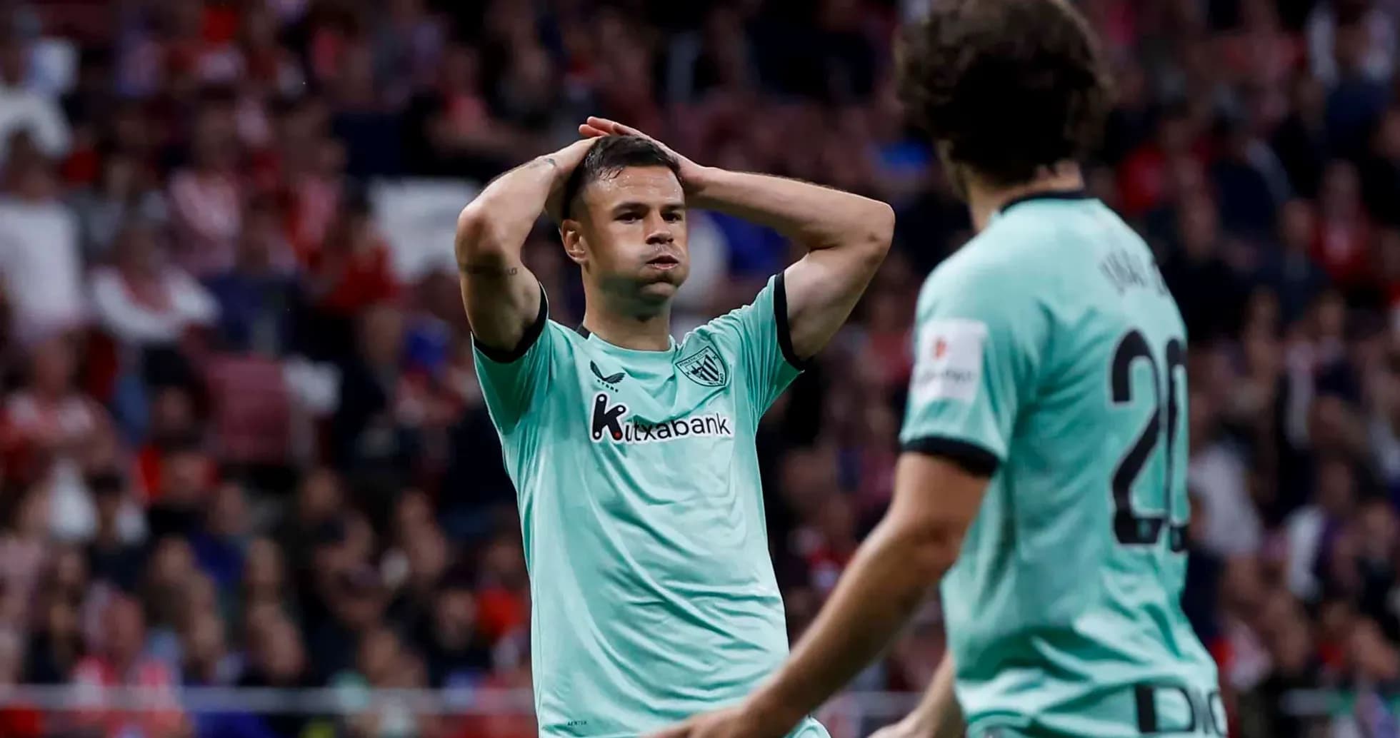 Jugadores de Athletic Club en partido contra Atlético Madrid