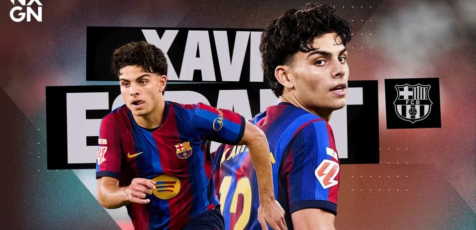 Xavi Simons con camiseta del FC Barcelona en acción