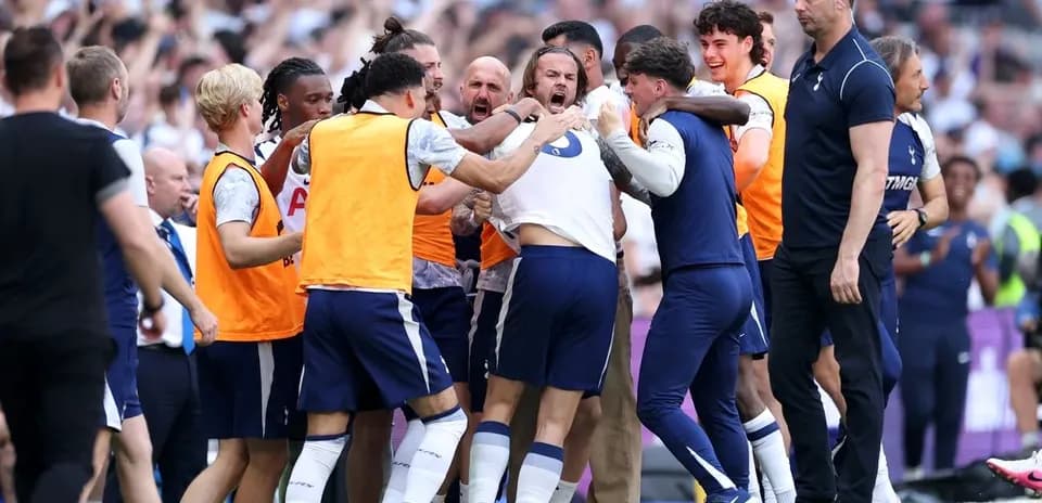 Celebración de jugadores de Tottenham en el partido