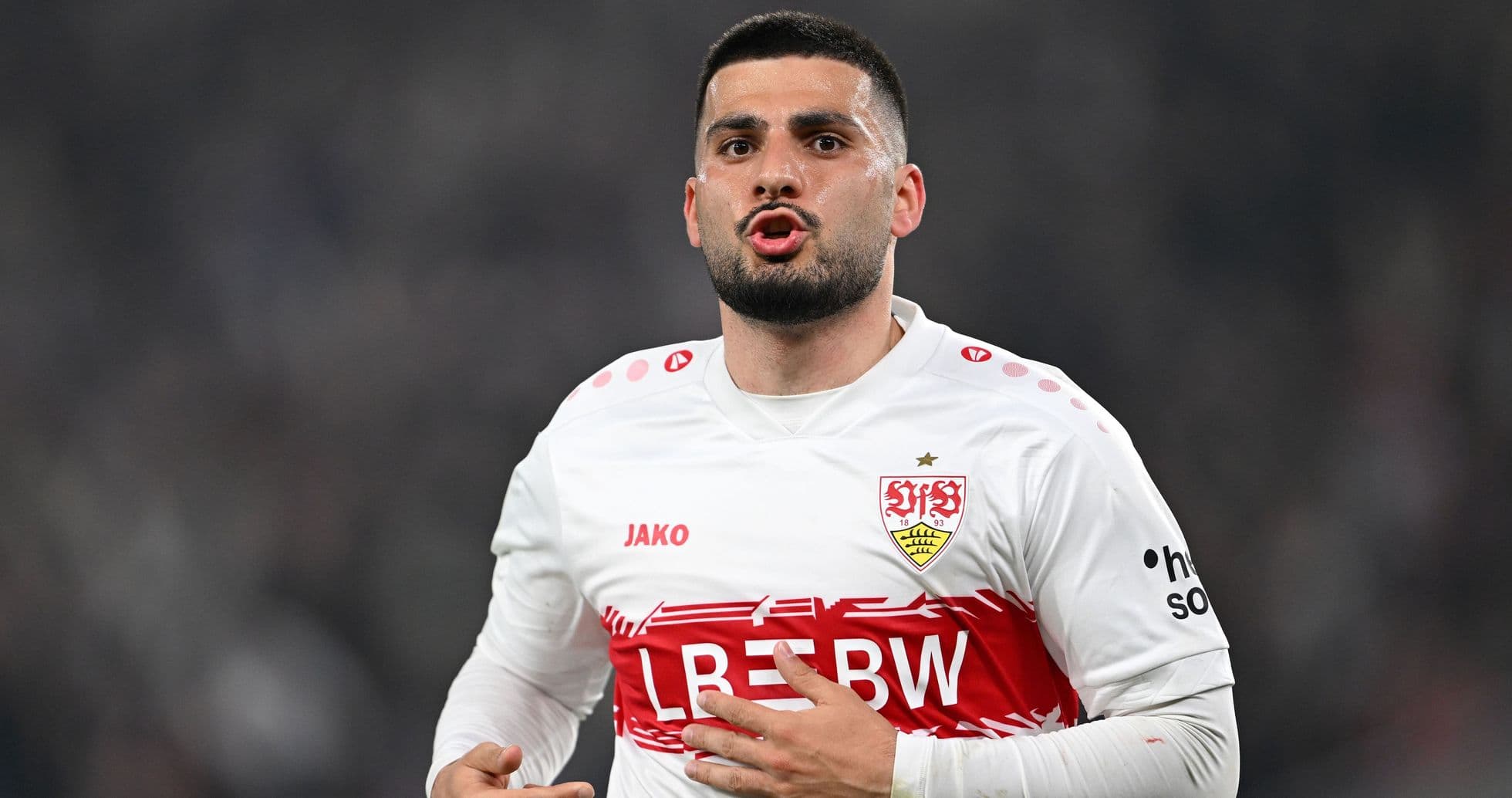 Jugador del Stuttgart en acción durante un partido