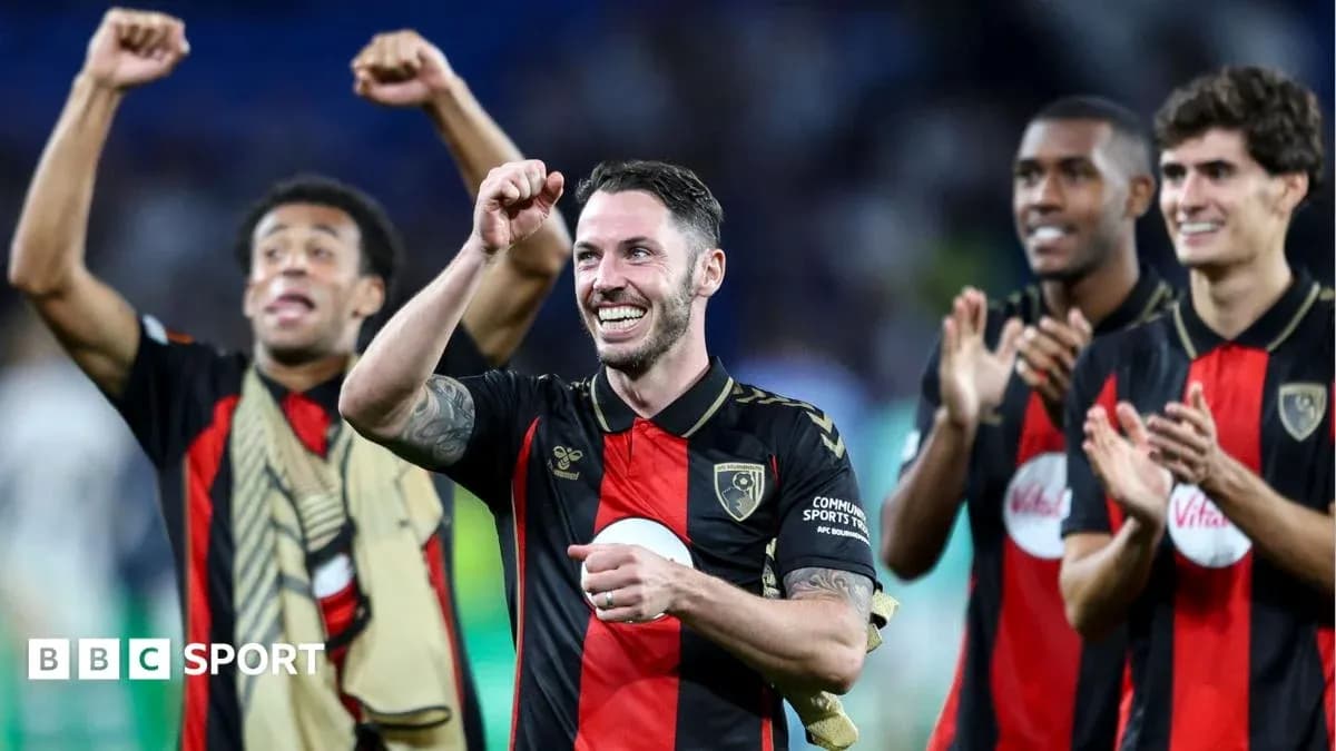 Jugadores de AFC Bournemouth celebrando en el campo