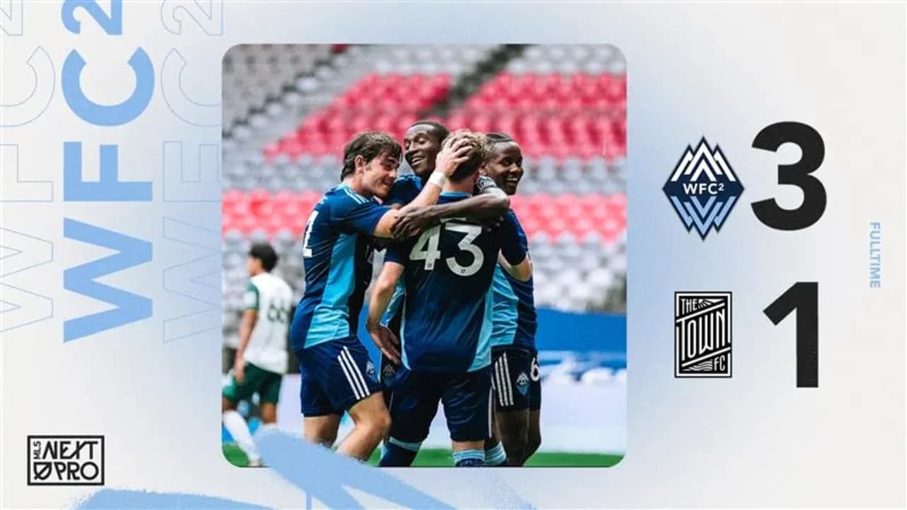 Jugadores de Vancouver Whitecaps II celebrando gol