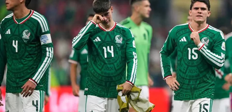 Jugadores de México tras el partido