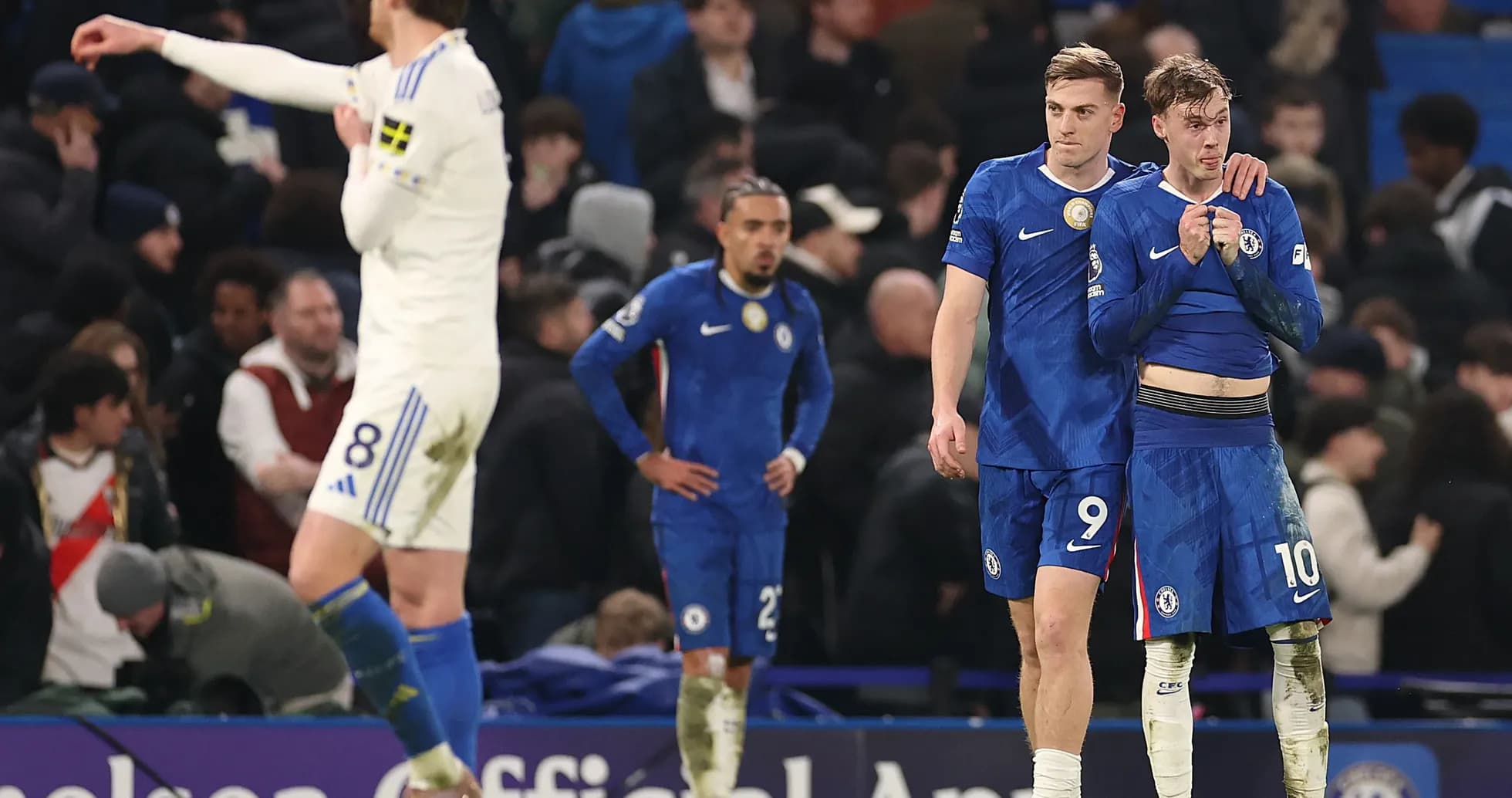 Jugadores de Chelsea tras la derrota en el partido