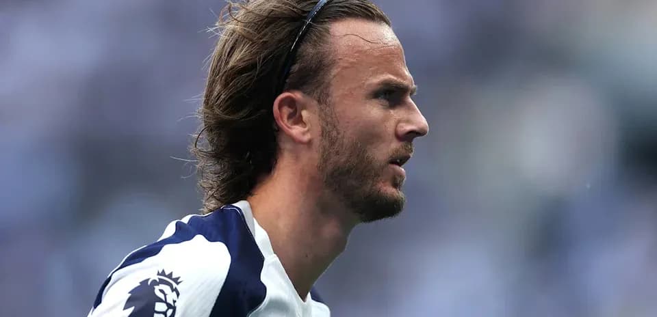 Jugador de Tottenham mirando hacia el campo