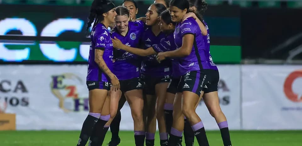 Jugadoras celebrando un gol en Liga MX Femenil