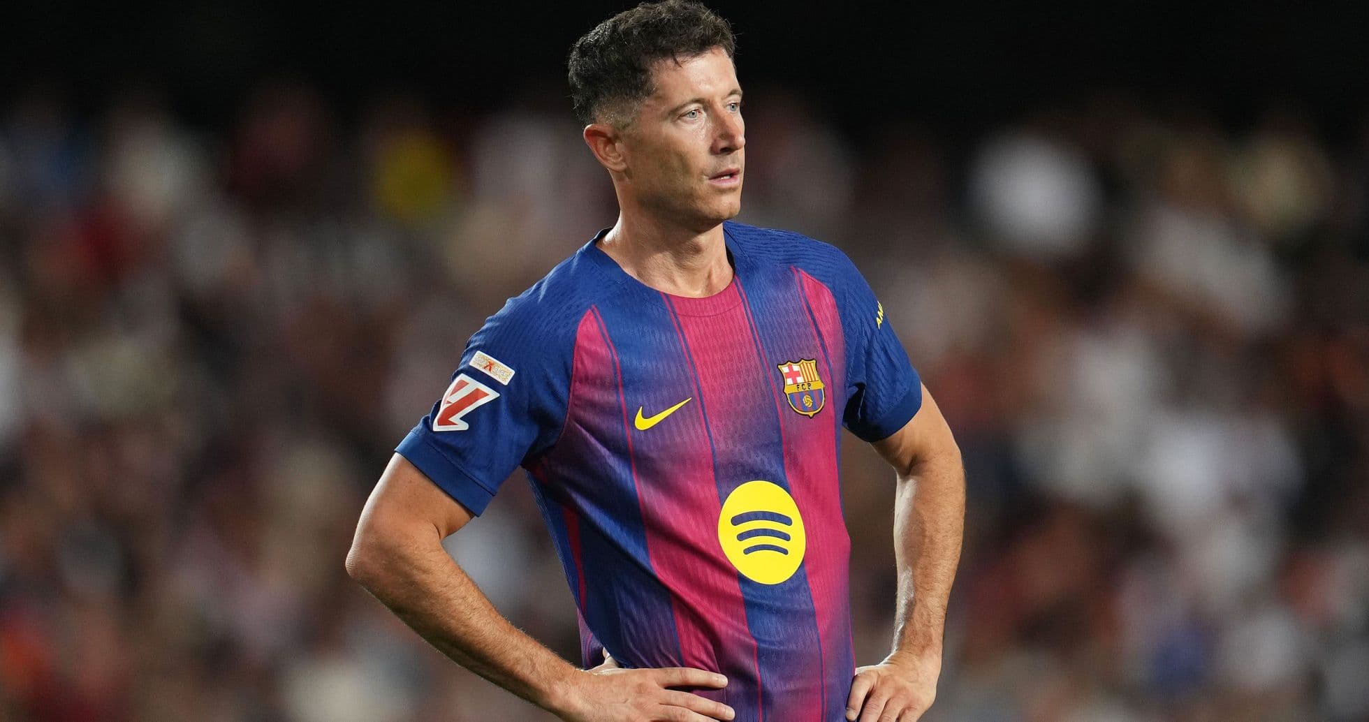 Jugador de Barcelona en el campo durante partido