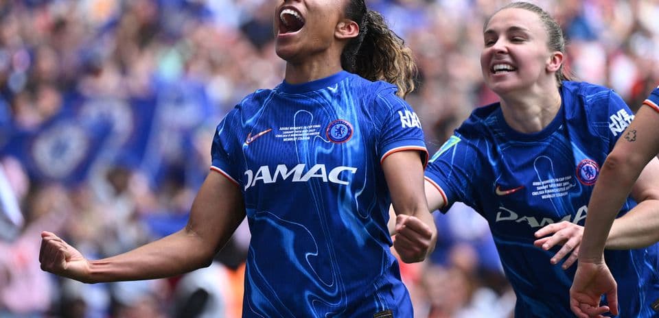 Jugadora del Chelsea celebra un gol