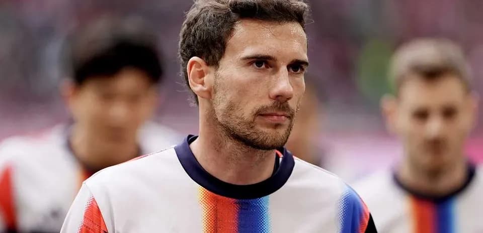Jugador de Bayern Munich en el campo antes del partido
