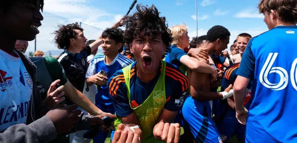 Jugadores de FC Cincinnati II celebrando una victoria