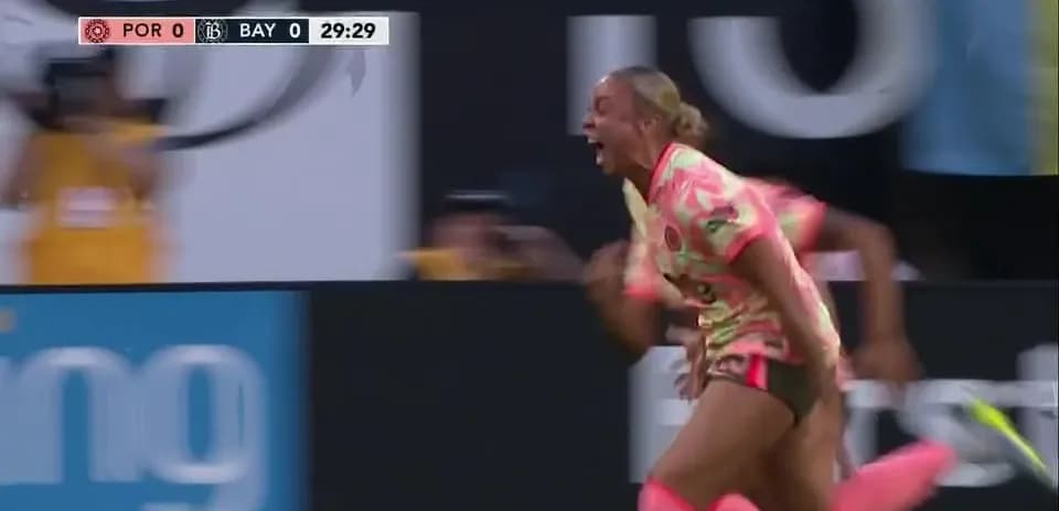 Jugadora de Portland Thorns celebrando un gol