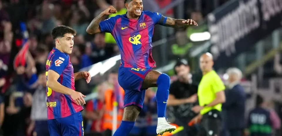 Jugadores del FC Barcelona celebrando un gol en el partido