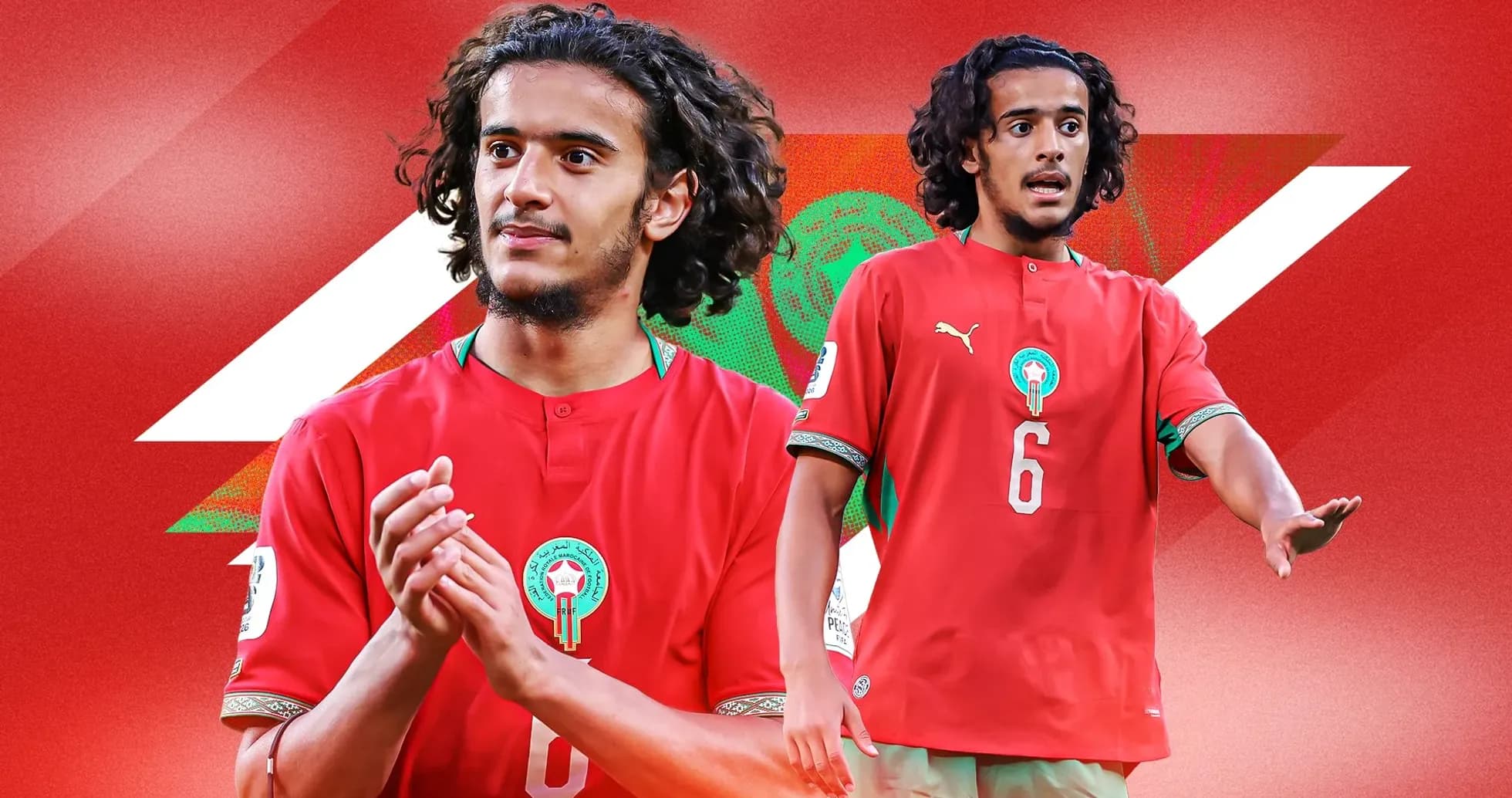 Jugador de Marruecos en uniforme rojo durante partido