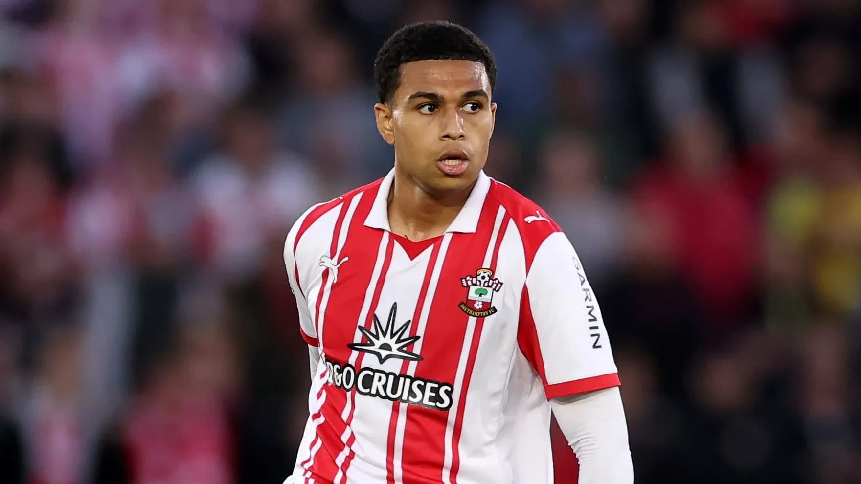 Jugador de Southampton en acción durante un partido