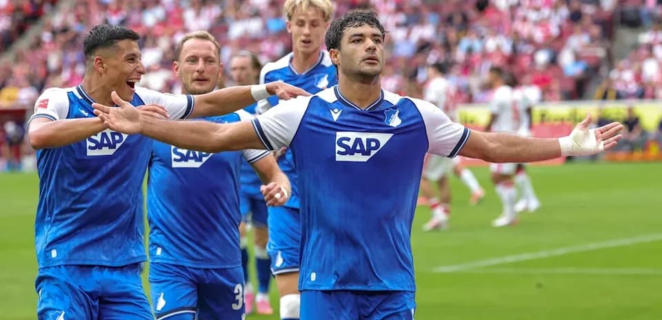 Jugadores de Hoffenheim celebrando un gol en el partido