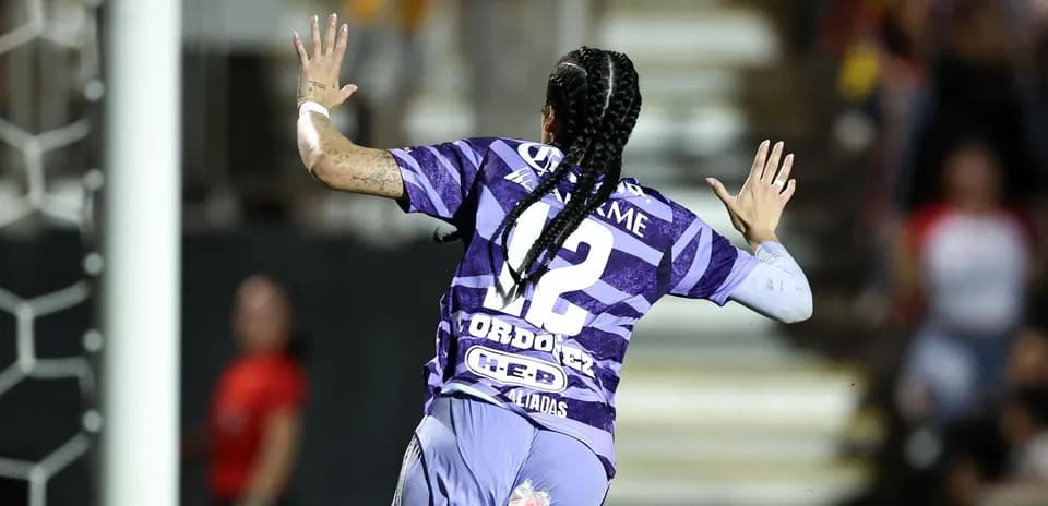 Jugadora celebrando un gol en Liga MX Femenil