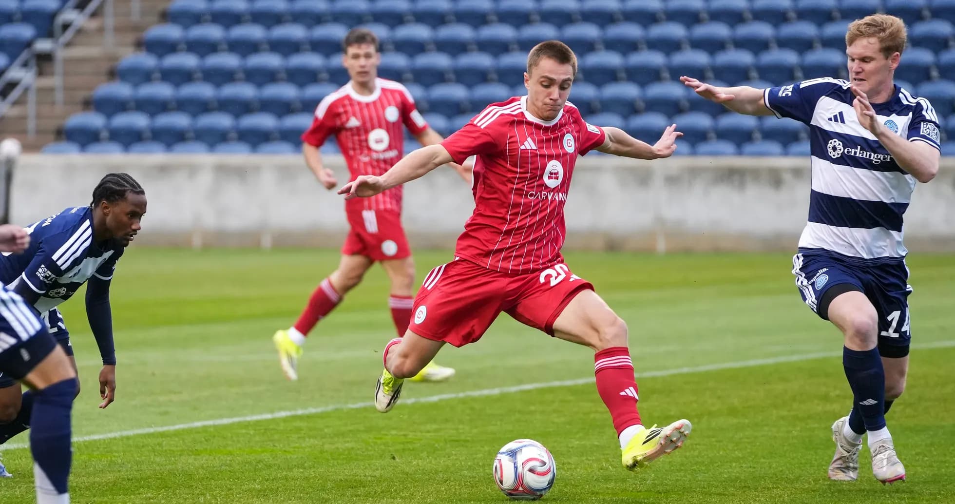 Jugador de Chattanooga en acción contra Chicago Fire II