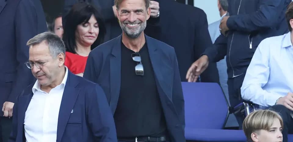 Jürgen Klopp sonriendo en un evento deportivo