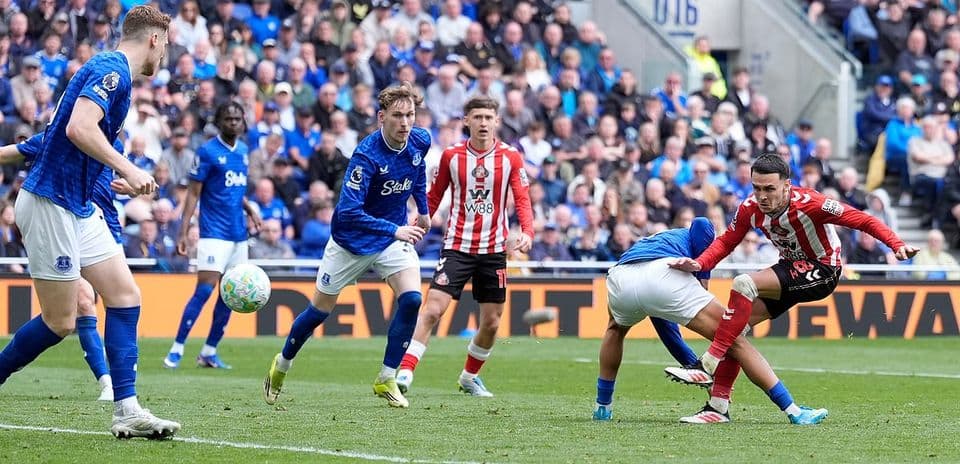 Acción del partido entre Everton y Sunderland