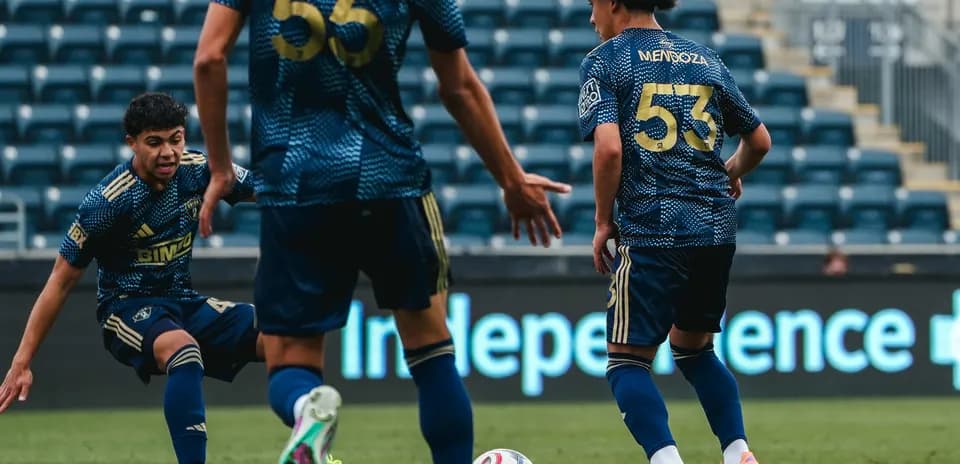 Dos jugadores del Philadelphia Union II en acción