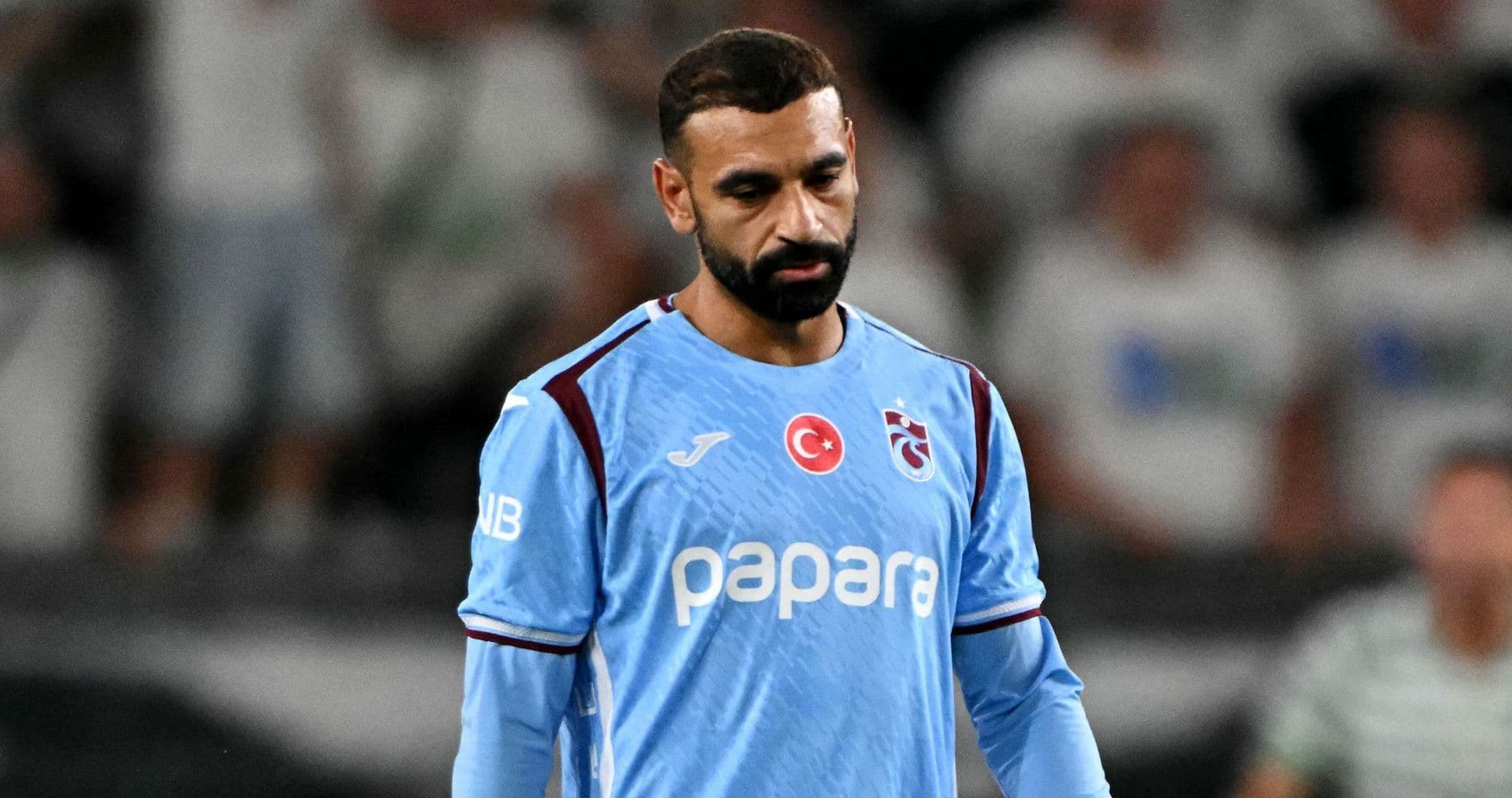 Fatih Tekke deja Trabzonspor tras negativa inicial a su renuncia, creando incertidumbre para Mohamed Salah