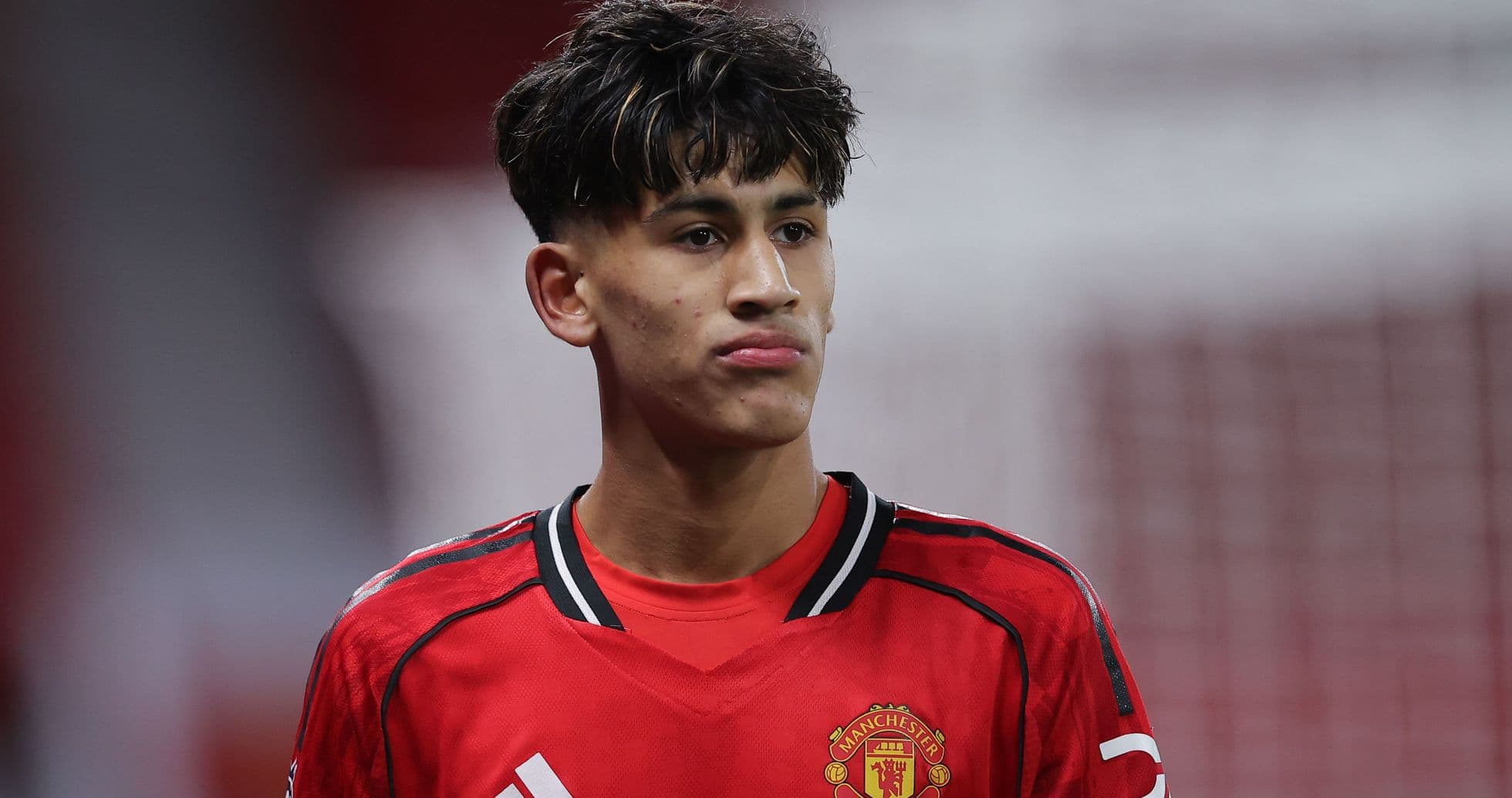 Michael Carrick advierte sobre el futuro de JJ Gabriel tras su petición para salir de Manchester United
