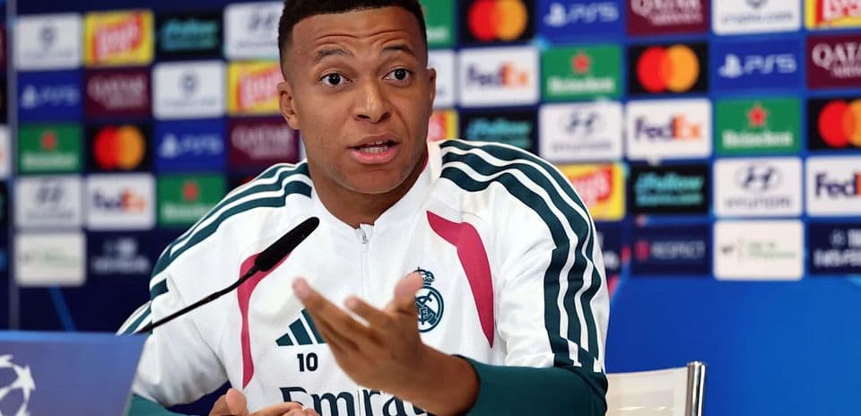 Kylian Mbappé responde a comparación con Dembélé y Raphinha antes del estreno en Champions League