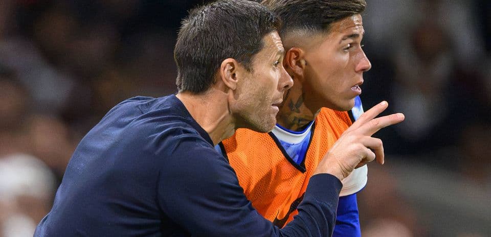 Xabi Alonso habla sobre posibles salidas de Enzo Fernández y Pedro Neto mientras se acerca el récord británico de Manchester City