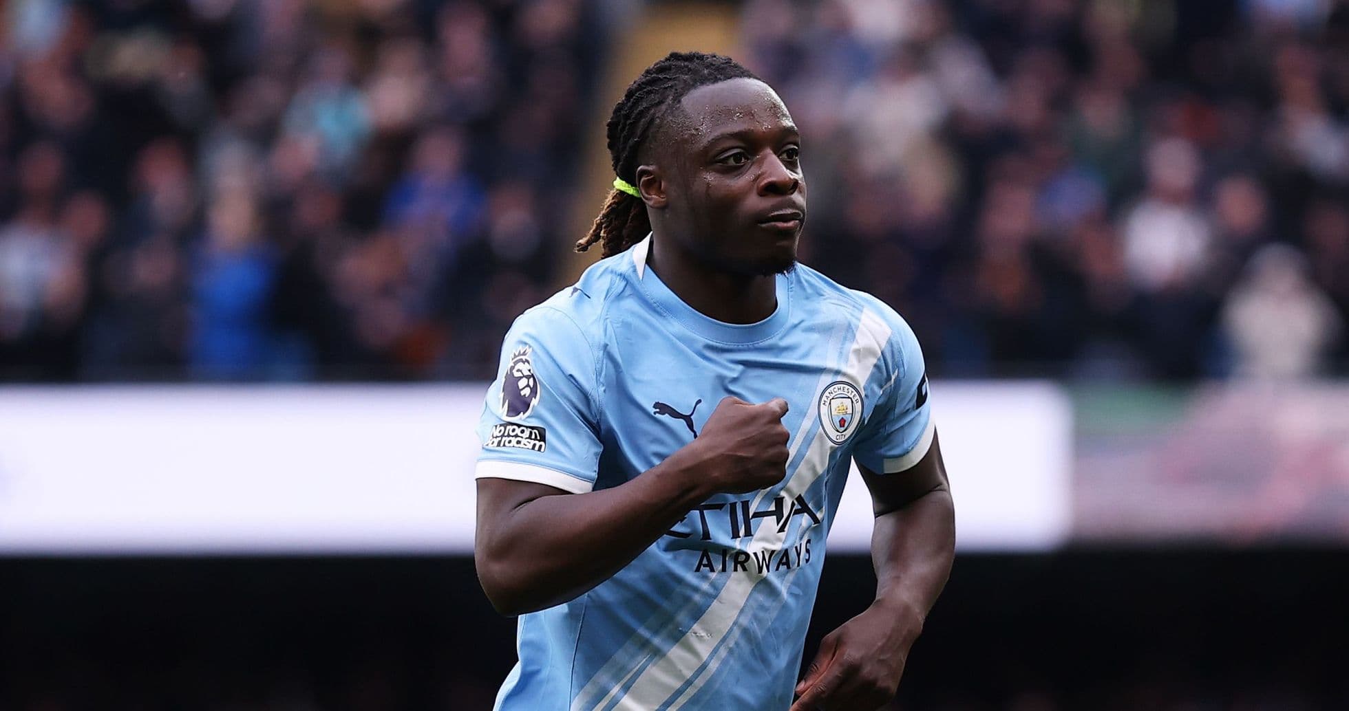Jeremy Doku renueva contrato por cinco años con Manchester City
