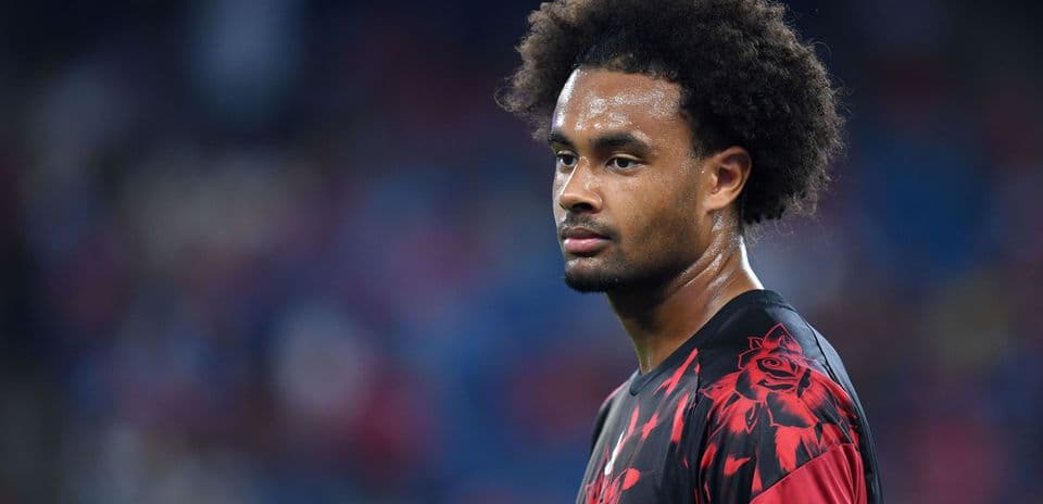 Everton realiza una oferta de última hora para fichar a Joshua Zirkzee del Manchester United