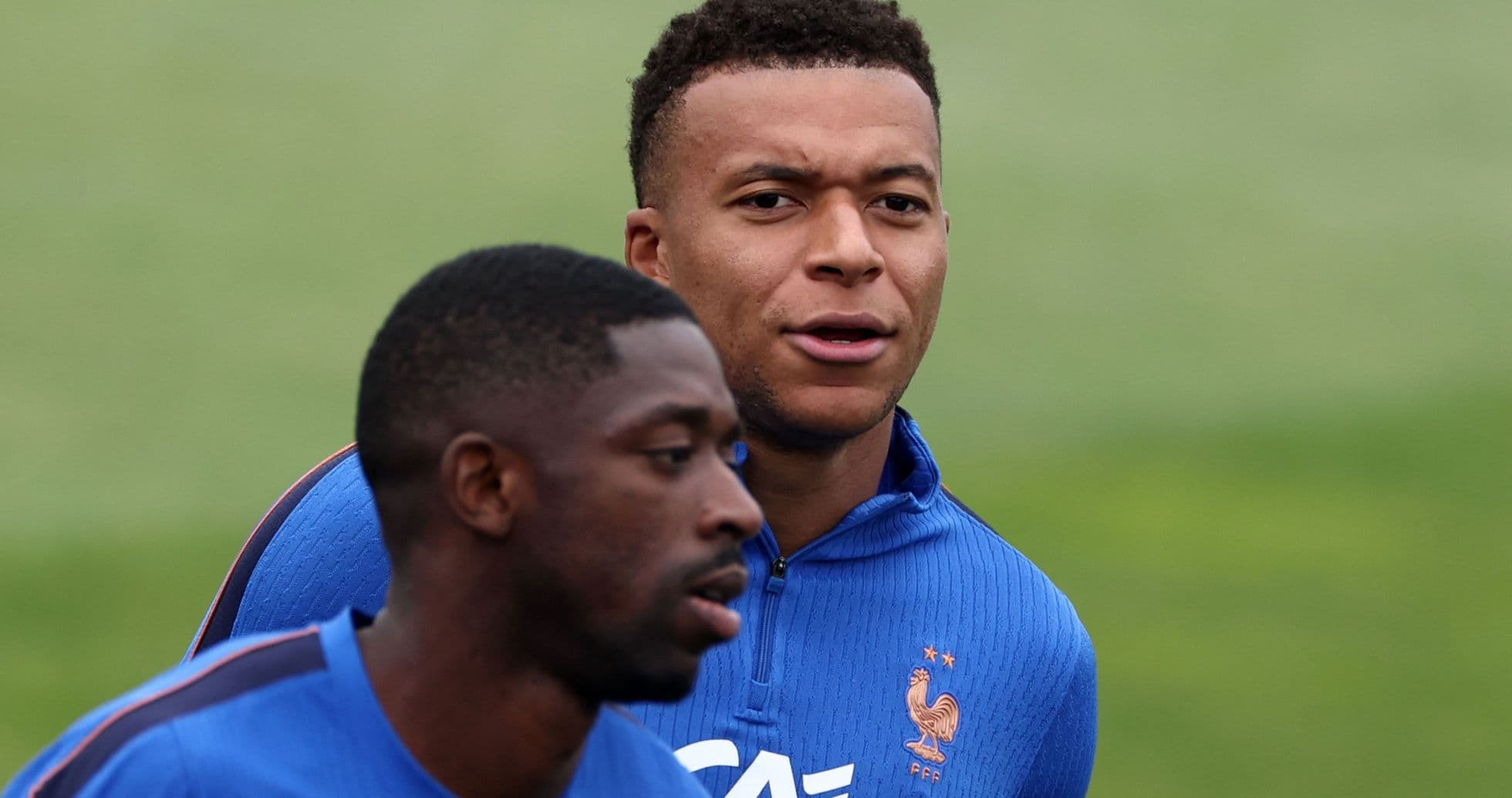 Comentarios de Mbappé sobre el Balón de Oro generan división y enojo en Francia, Dembele se siente traicionado