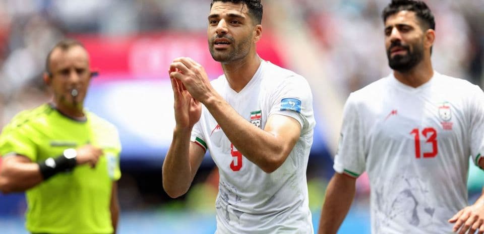Análisis VAR en el Mundial: ¿Por qué se anuló el gol de Irán y merecía Ngoy la tarjeta roja?