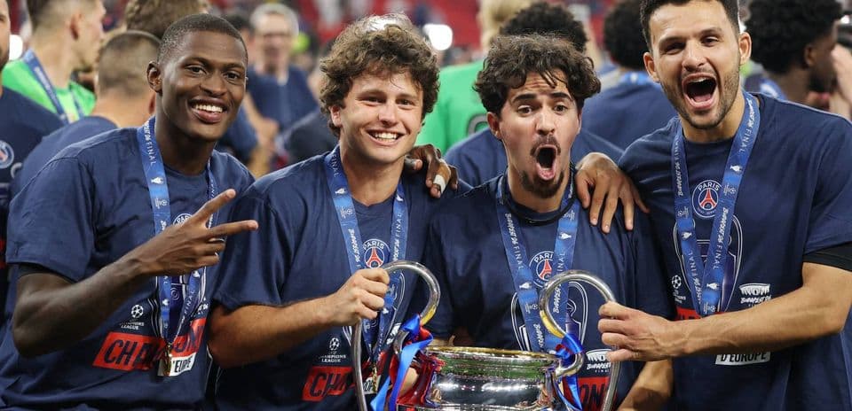 ¿Qué se considera un trofeo importante en el fútbol?