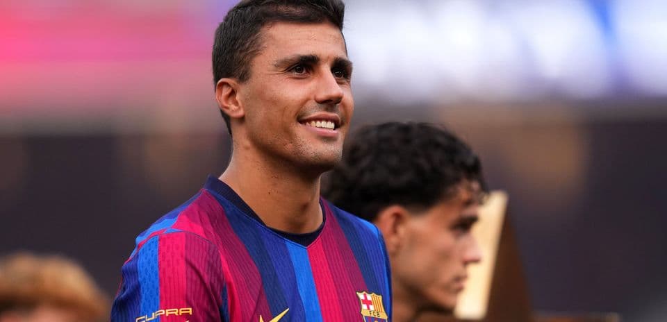 Hansi Flick anuncia el debut de Rodri en Barcelona frente al Athletic Club