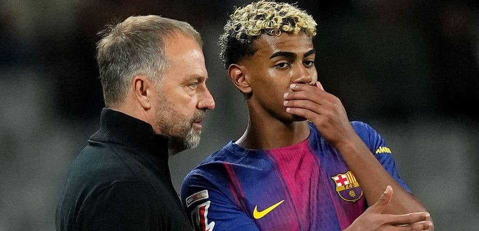 Hansi Flick elogia a Lamine Yamal mientras el joven talento del Barcelona recupera su sonrisa antes del duelo contra Rayo Vallecano