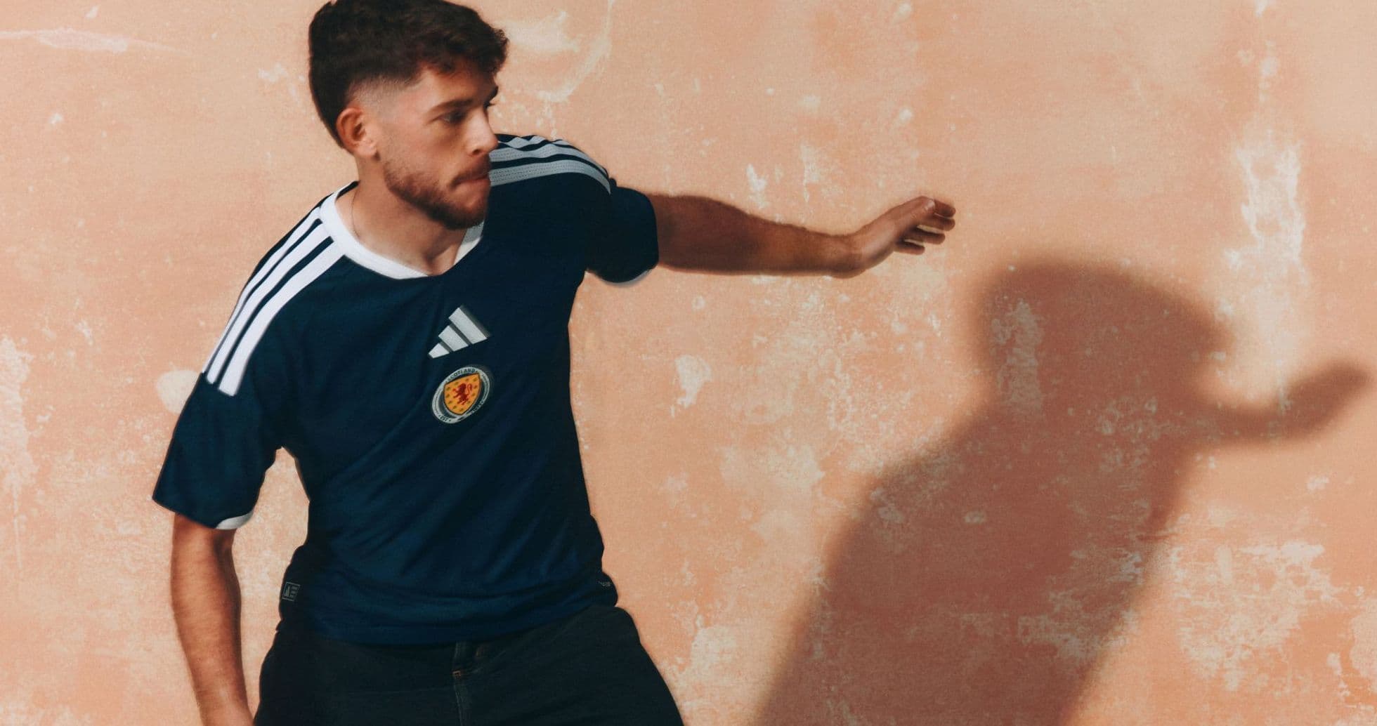 Equipaciones de Escocia para el Mundial 2026: Camisetas, lanzamientos y precios