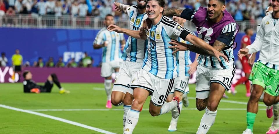 Julián Álvarez define en tiempo extra y Argentina avanza a semifinales tras vencer 3-1 a Suiza