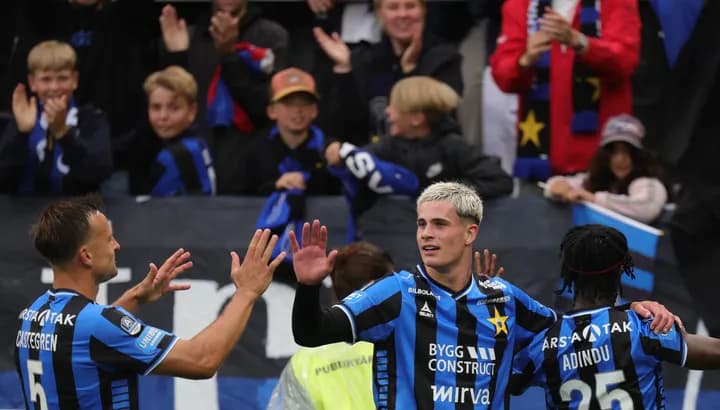 Chelsea compite con Manchester City y clubes europeos por el goleador escocés de 8,5 millones de libras